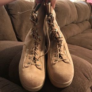 Men’s tan boots